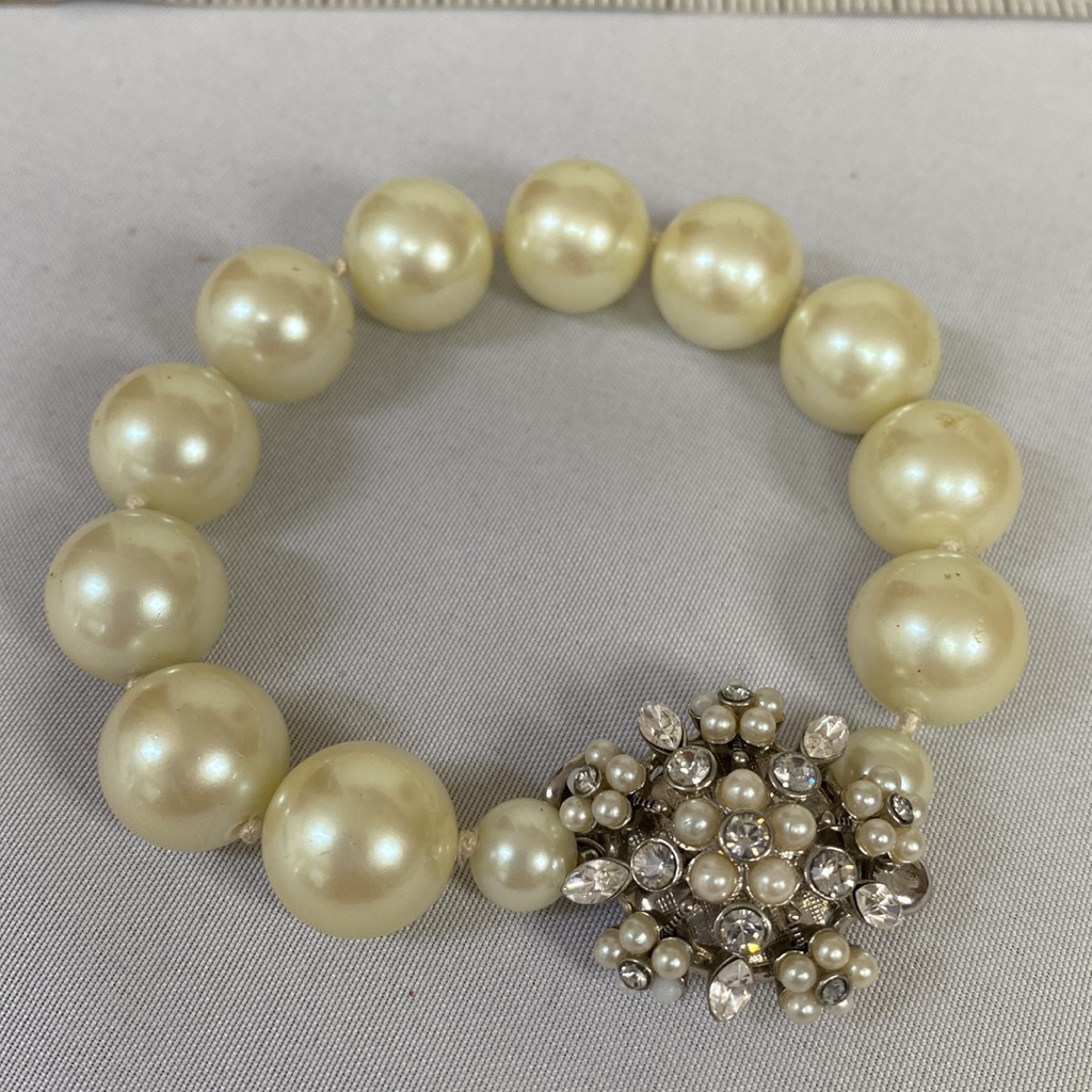 Vintage Carolee Pearl And Rhinestone Bracelet 15$